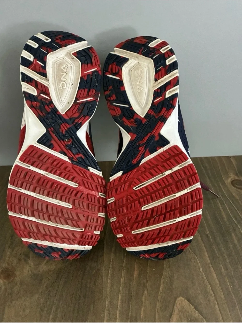 Brooks Launch 5 Running Shoes USA Stars & Stripes Womens 8